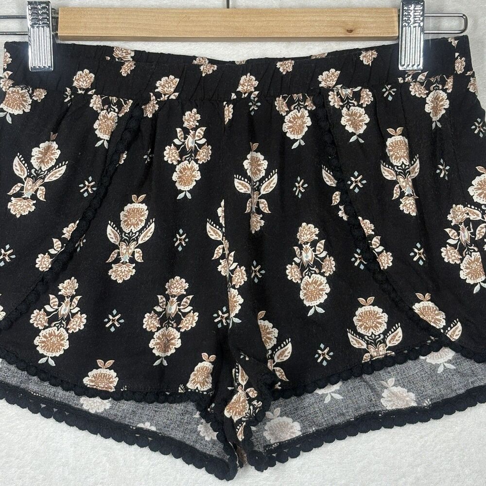 Full Tilt Shorts Womens S Black Floral Scallop Trim Boho Coastal Cottagecore
